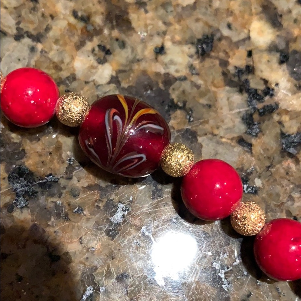 Red/gold beaded necklace and bracelet - Picture 4 of 4